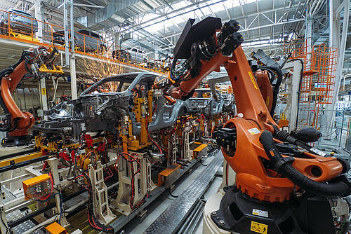 Production de voitures avec des robots